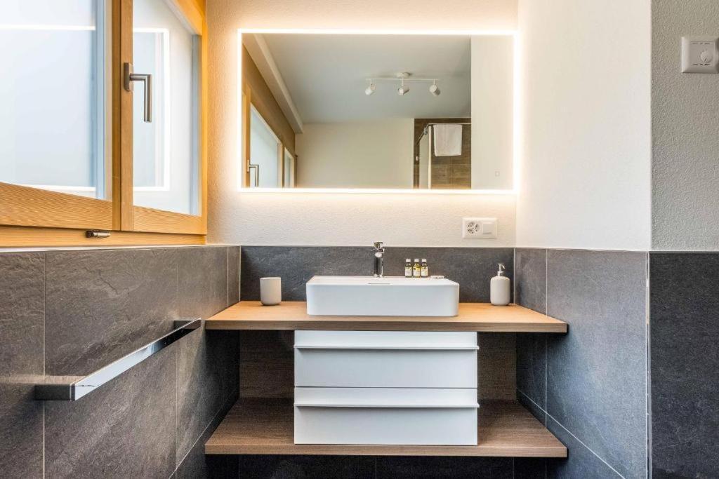 Eiger Panoramica - Aare Jungfrau Ag Apartment Grindelwald Ngoại thất bức ảnh